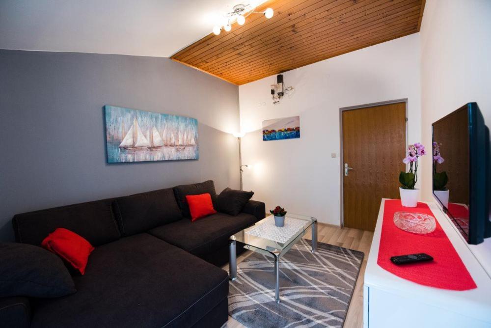 Apartments Care Donji Okrug  エクステリア 写真
