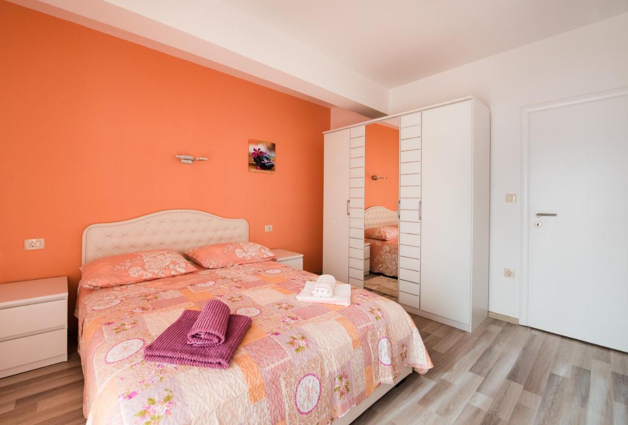 Apartments Care Donji Okrug  エクステリア 写真