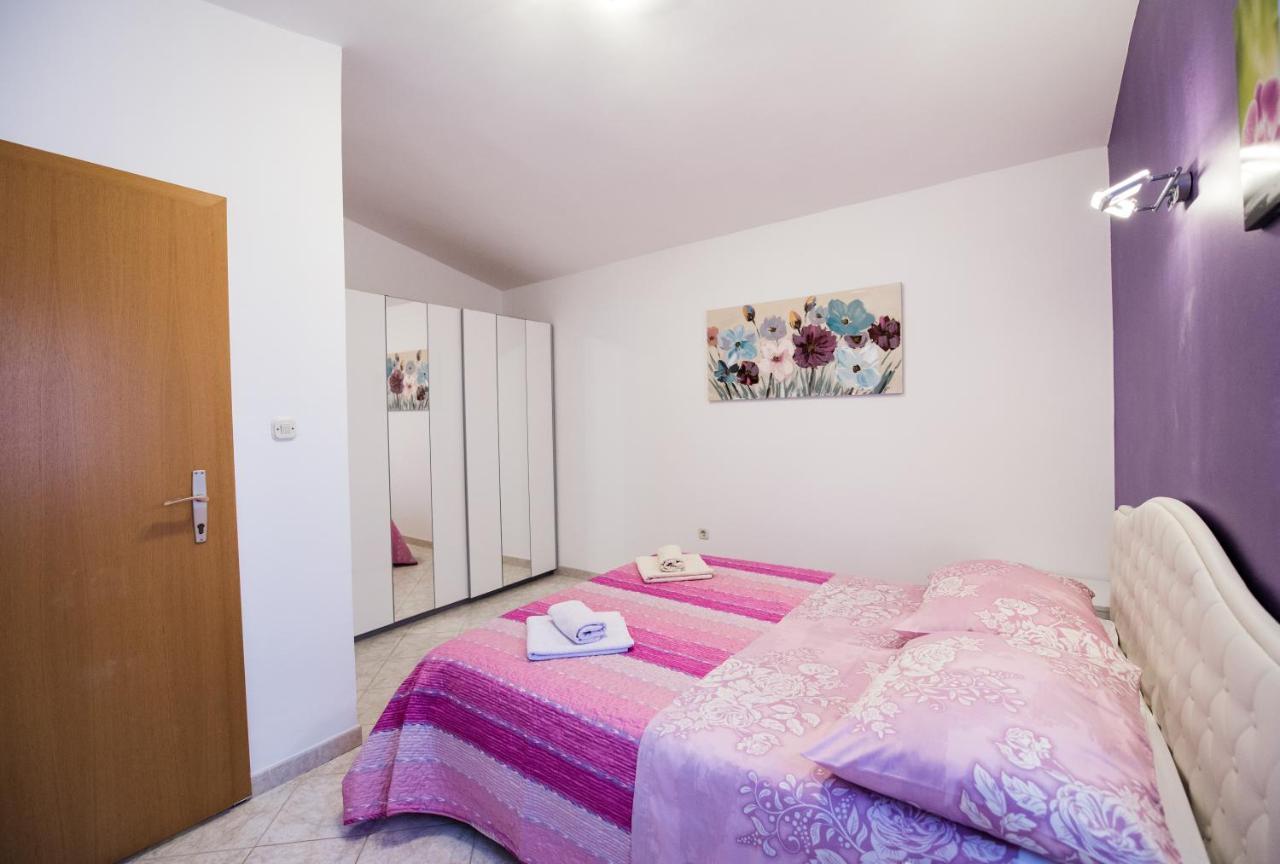 Apartments Care Donji Okrug  エクステリア 写真