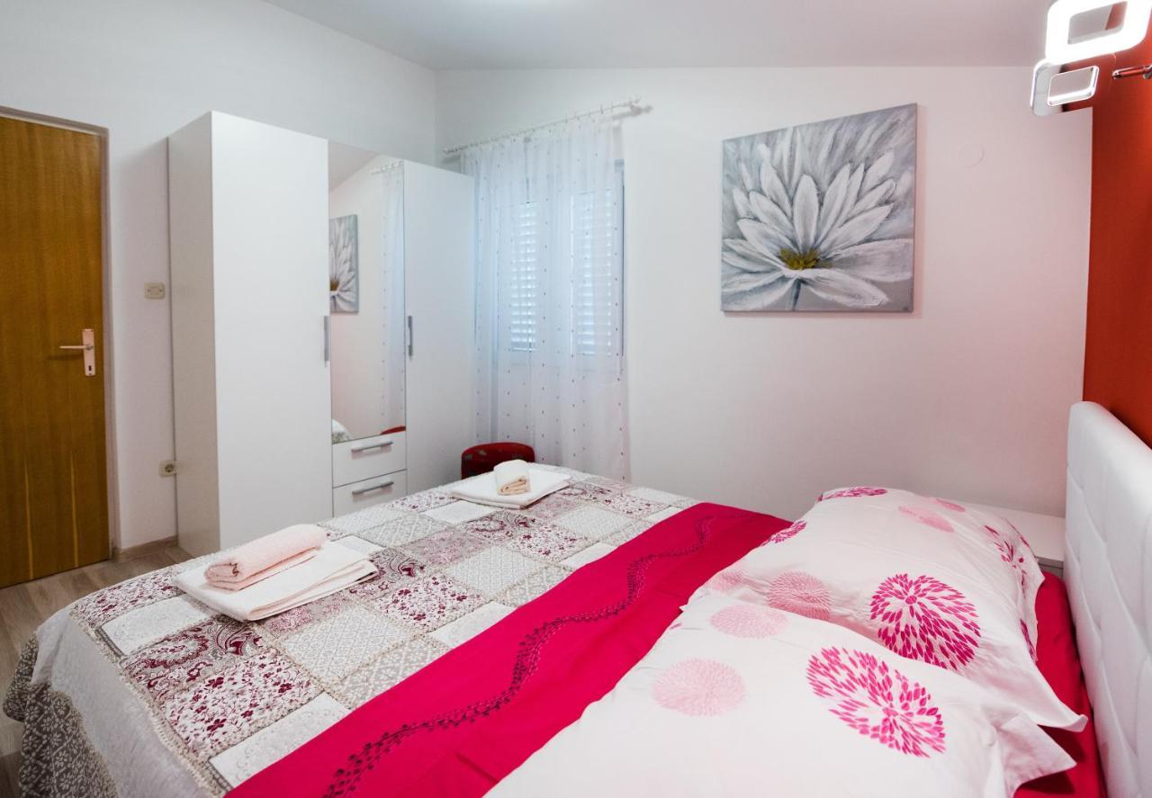 Apartments Care Donji Okrug  エクステリア 写真